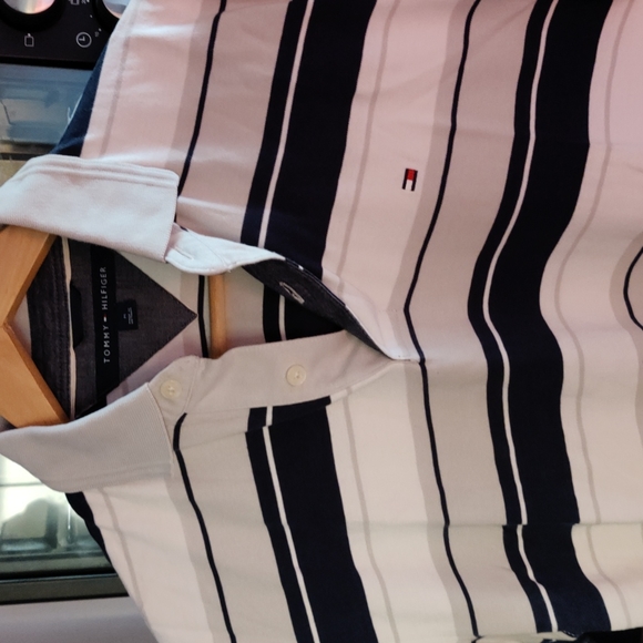 Tommy Hilfiger Tshirt - Picture 7 of 12